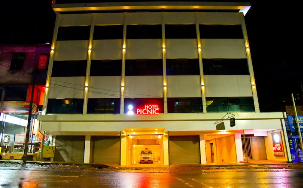 Hotel Picnic Manjeri