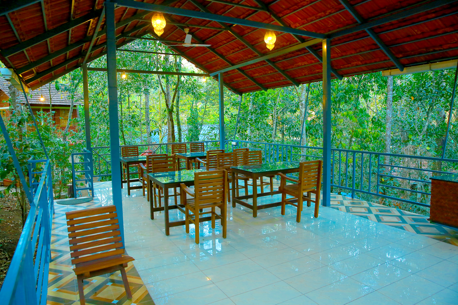 Snow Hills Nature Resort,Ramakkalmedu>>Peerumade,3 star