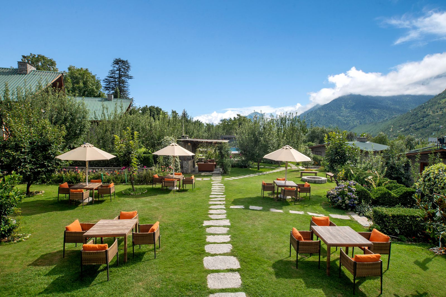 larisa resort manali
