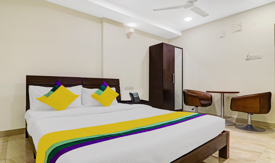 itsy hotels aura stays
