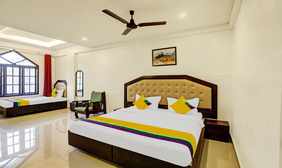 itsy hotels regalia grand 500 mtrs from madikeri fort