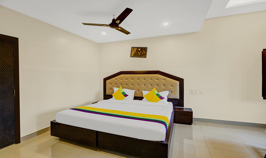 itsy hotels regalia grand 500 mtrs from madikeri fort
