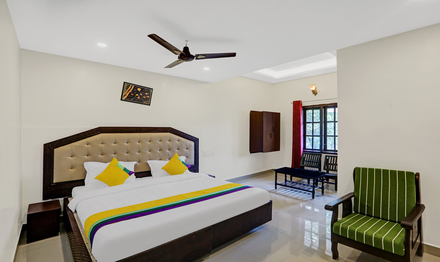 Itsy Hotels Regalia Grand, 500 Mtrs From Madikeri Fort,Madikeri>>Kodagu,3 star
