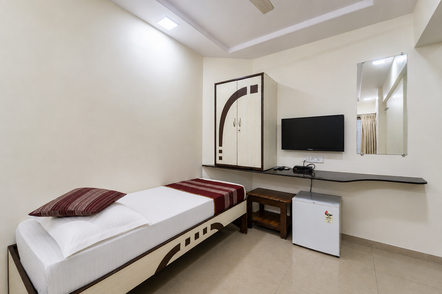 hotel kalpana palace