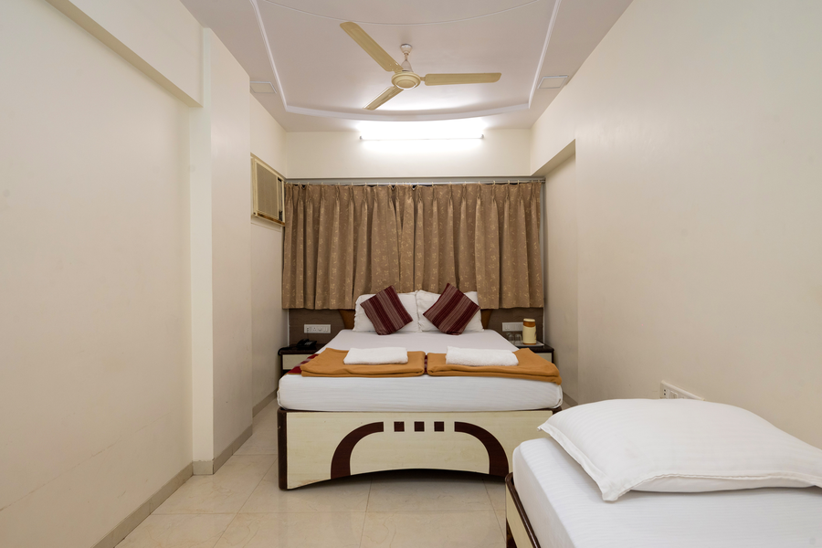 hotel kalpana palace