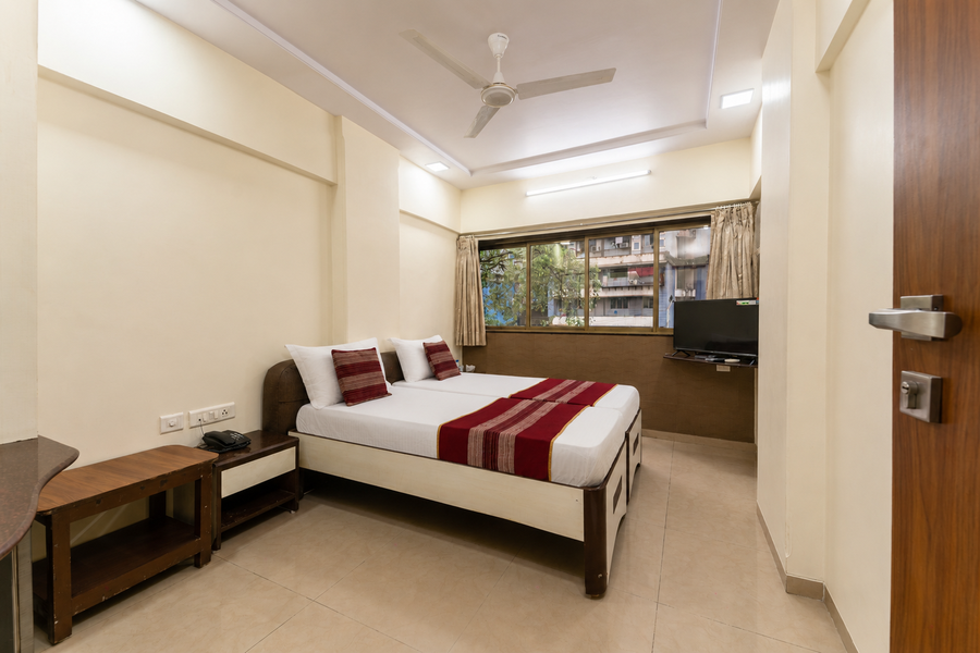 hotel kalpana palace
