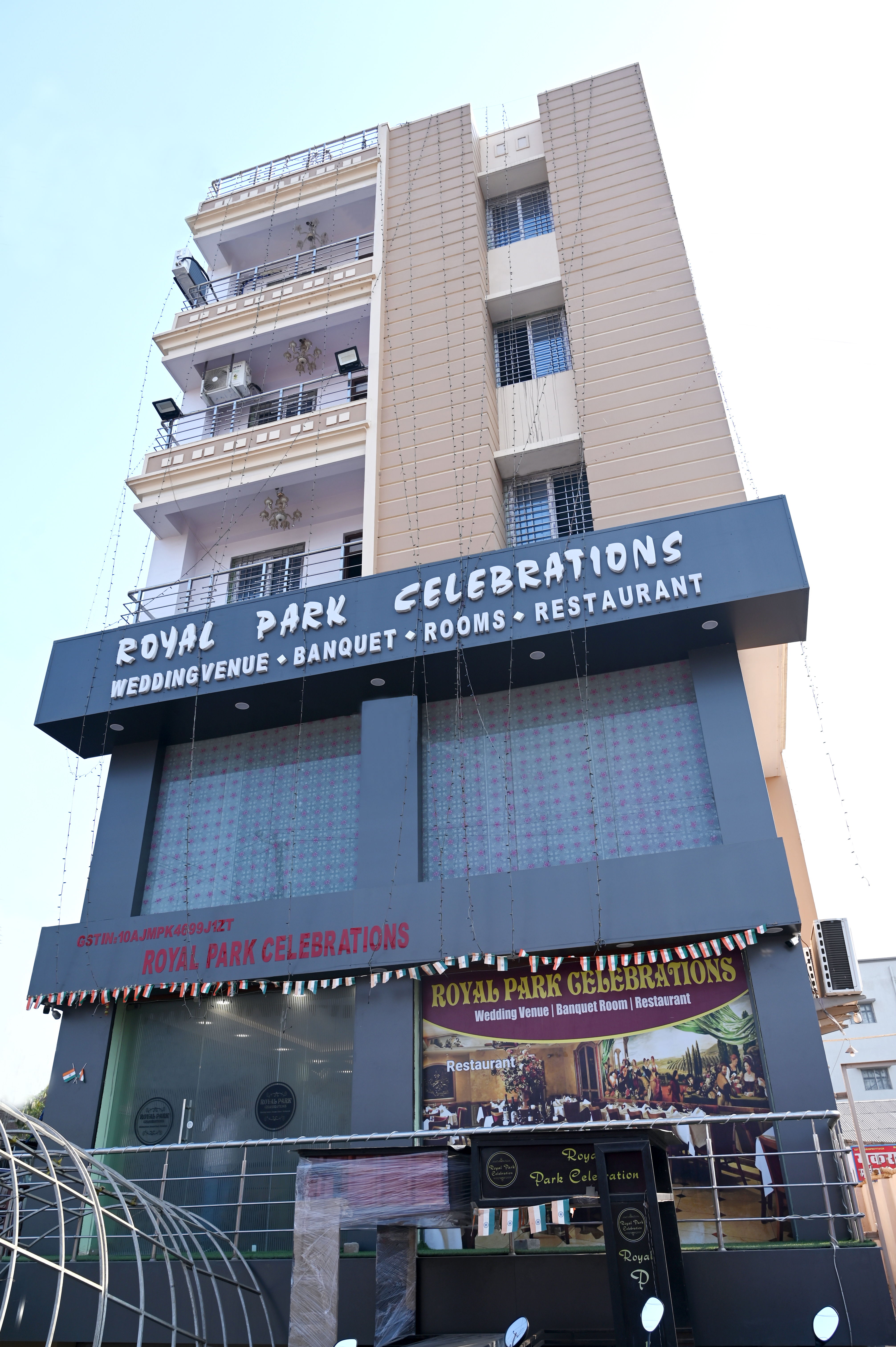 Royal Park Celebration,Oppos- Nrl Petro Pump, New Bypass Ashochak Patna, Bihar,800007,3 star