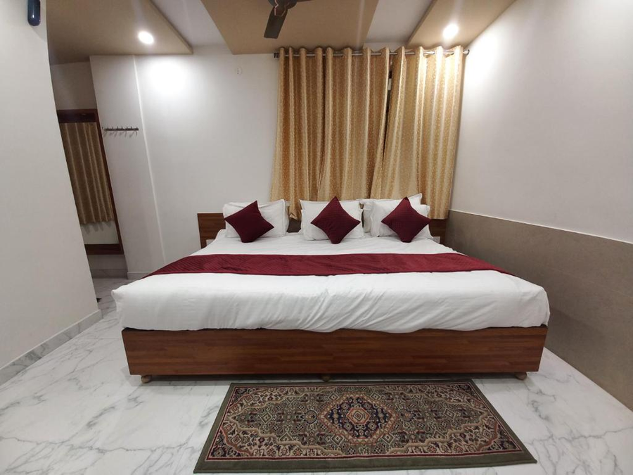 Hotel Aaradhya Residency,Taj Nagri Phase 2,3 star