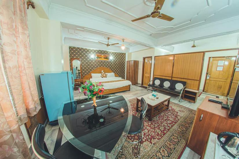 hotel priya palace
