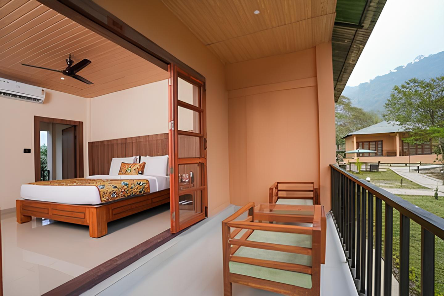 kaziranga eco village resort