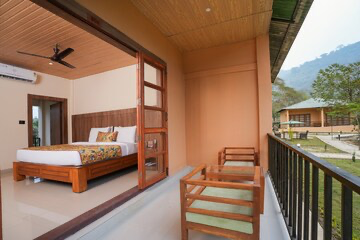 kaziranga eco village resort