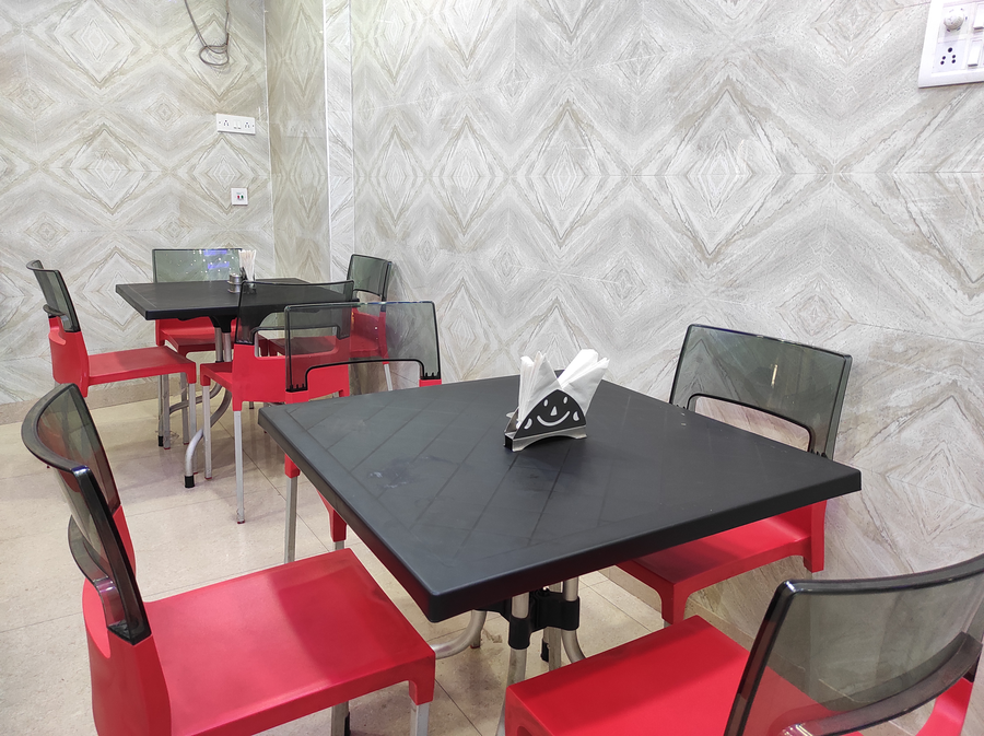 Sawkmie Hotel,Khanapara,2 star