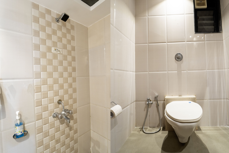 treebo kuber palace with swimming pool