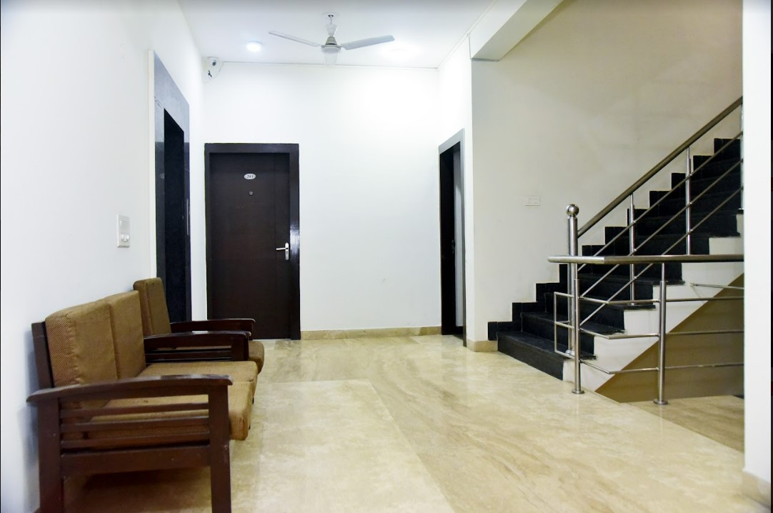 hotel homefort stays sector 15