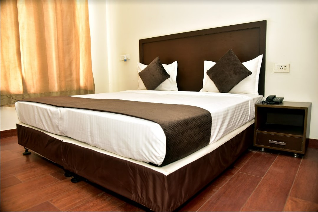hotel homefort stays sector 15