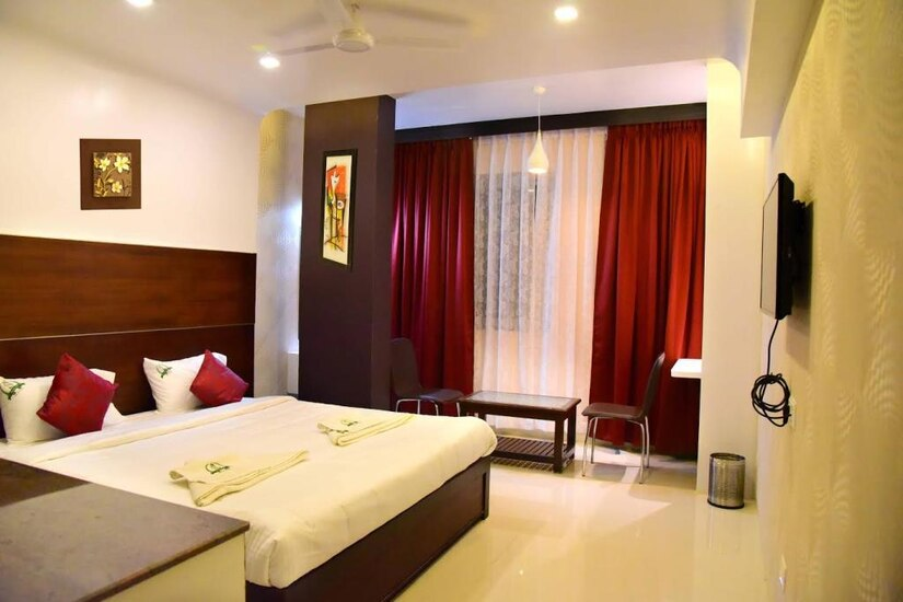 hotel pondicherry white town