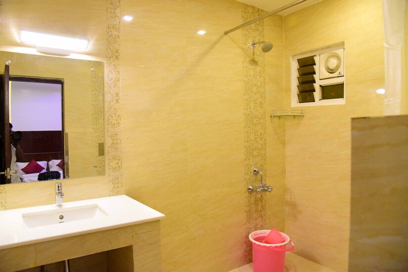 hotel pondicherry white town