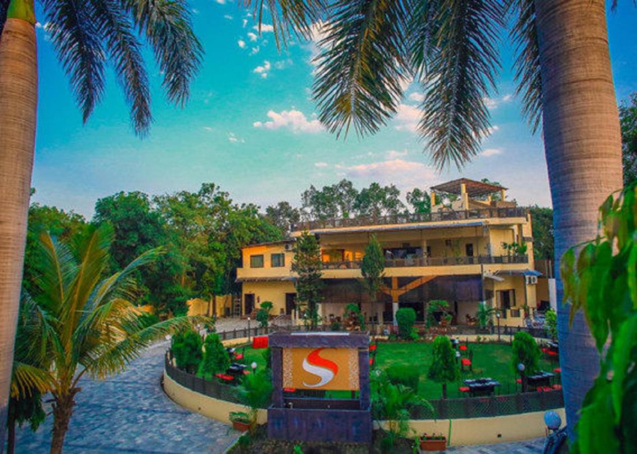 Hotel Saroj Sagar,Sagar,3 star