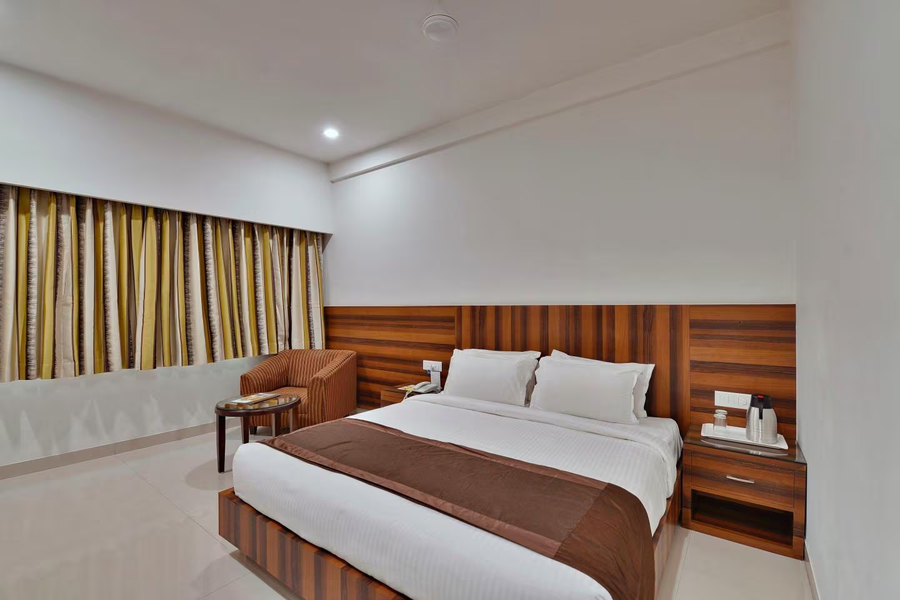 Hotel Solitaire,Moudhapara, Raipur,3 star