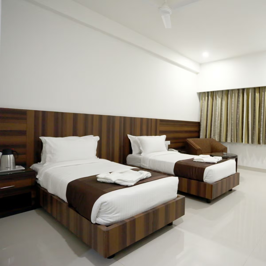 Hotel Solitaire,Moudhapara, Raipur,3 star