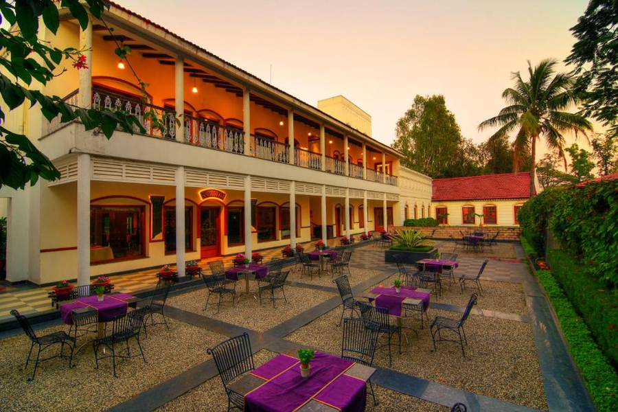 chanakya bnr hotel