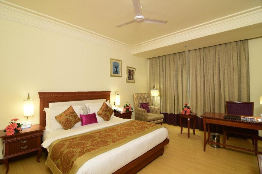 chanakya bnr hotel