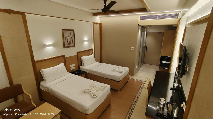 hotel roopa