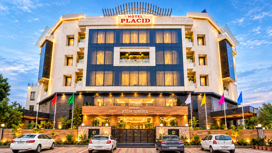 Hotel Placid,161, 48, Anukool Chandra Banarjee Marg, Near Tagore Murti Chauraha, Tagore Town, Prayagraj, Uttar Pradesh 211002,4 star