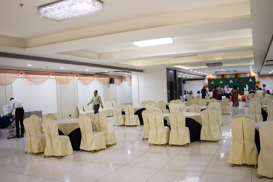 Hotel La Pearl,Narmadapuram Road,3 star
