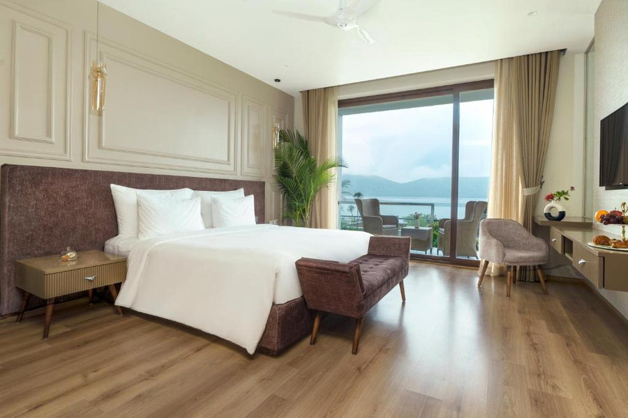 zana lake resort udaipur