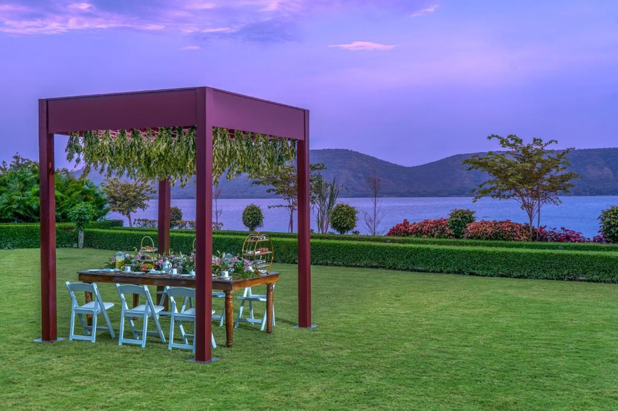 zana lake resort udaipur