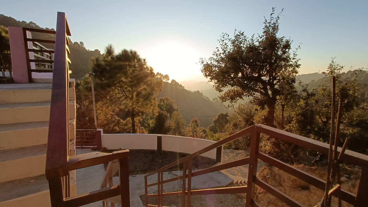 The Hill Heaven Home Stay,Paukhal, Jaiharikhal, Sundriyal Gaon, Uttarakhand 246193,3 star