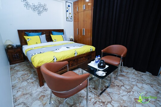 lime tree hotel nearby 32nd avenue