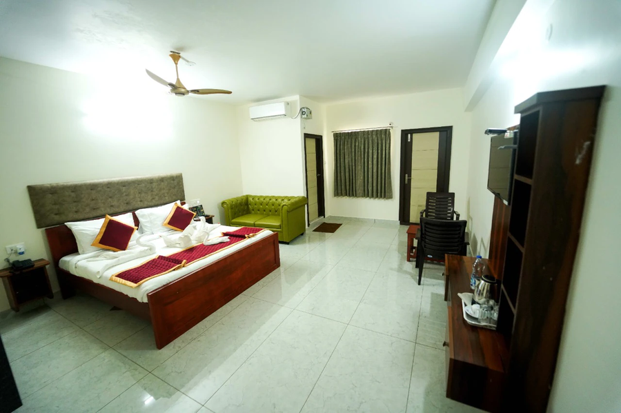 hotel kvr residency