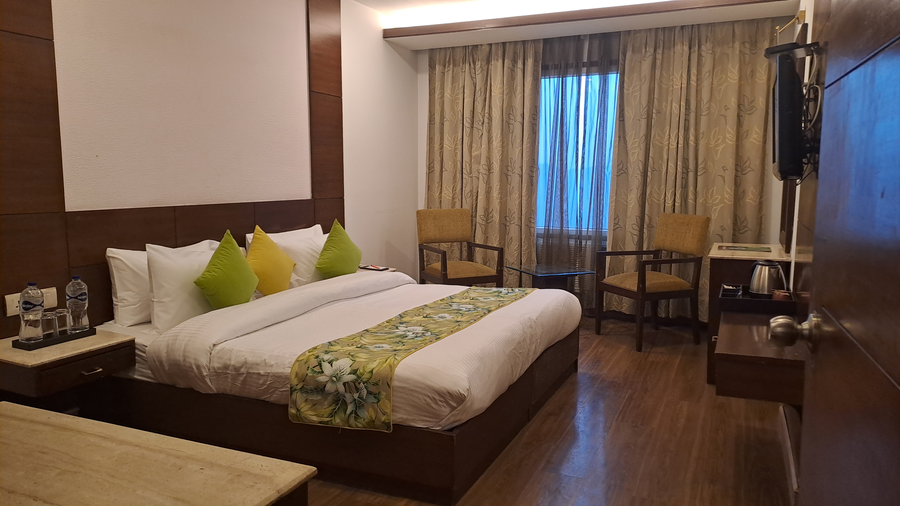 The Imperial Square,Library Chowk, Mussoorie,3 star