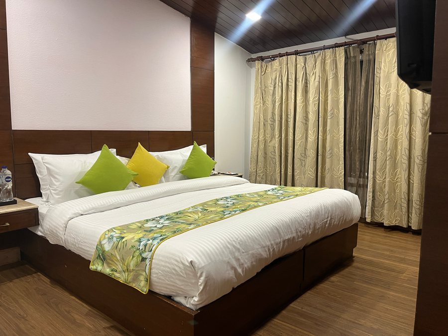 The Imperial Square,Library Chowk, Mussoorie,3 star