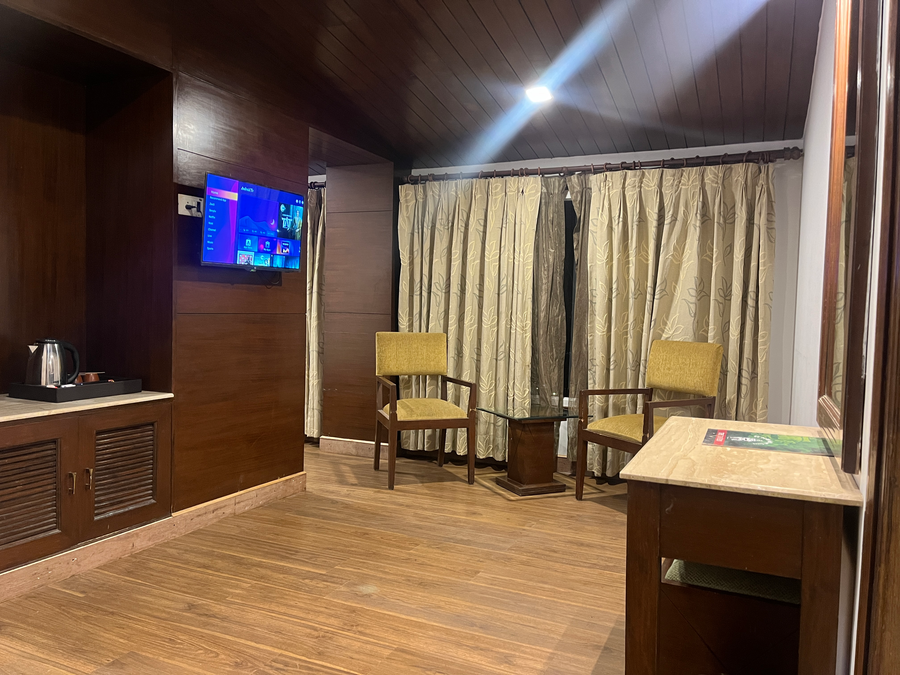 The Imperial Square,Library Chowk, Mussoorie,3 star