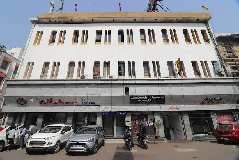 Mohan Hotel,Railway Station Charbagh,3 star