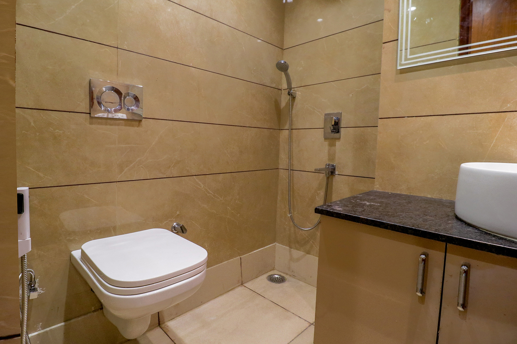 fabhotel f9 pitampura