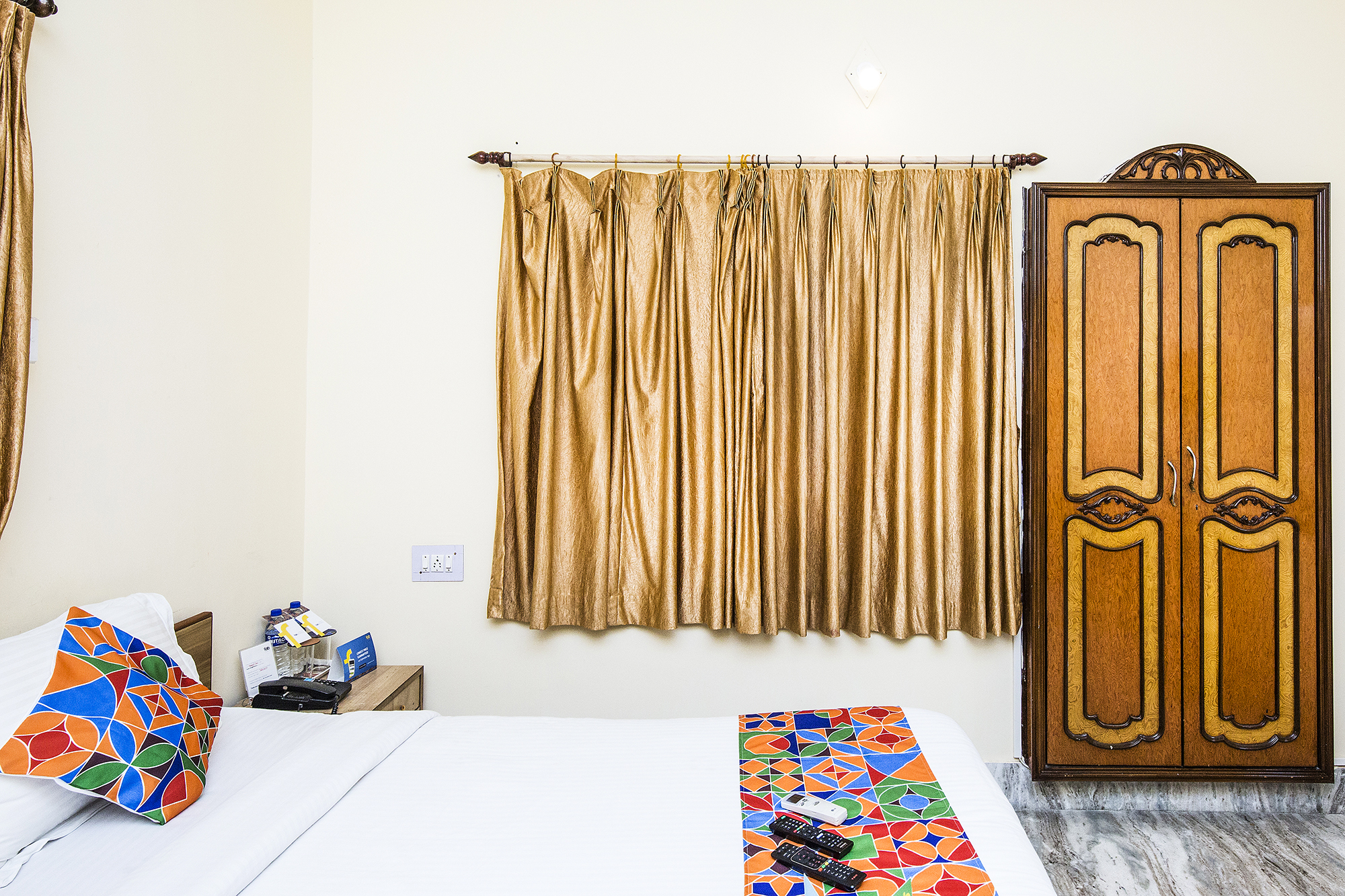 Fabexpress Astoria House - Near Central Park,Kolkata|Garui,3 star