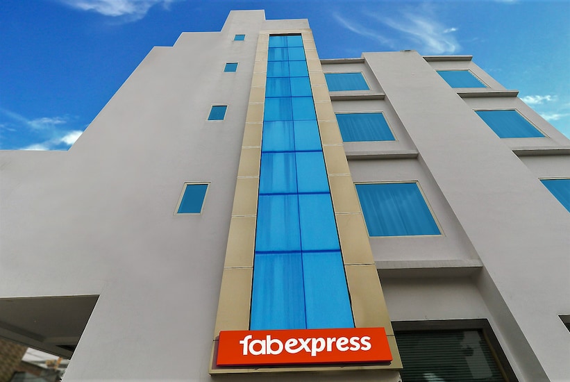 Fabexpress Global Inn New
