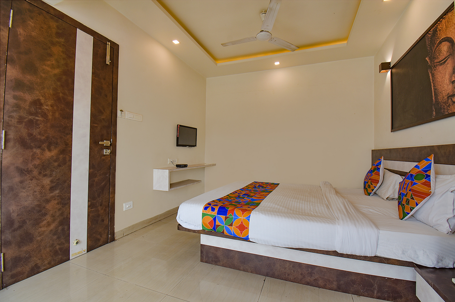 fabhotel royce studio apartments