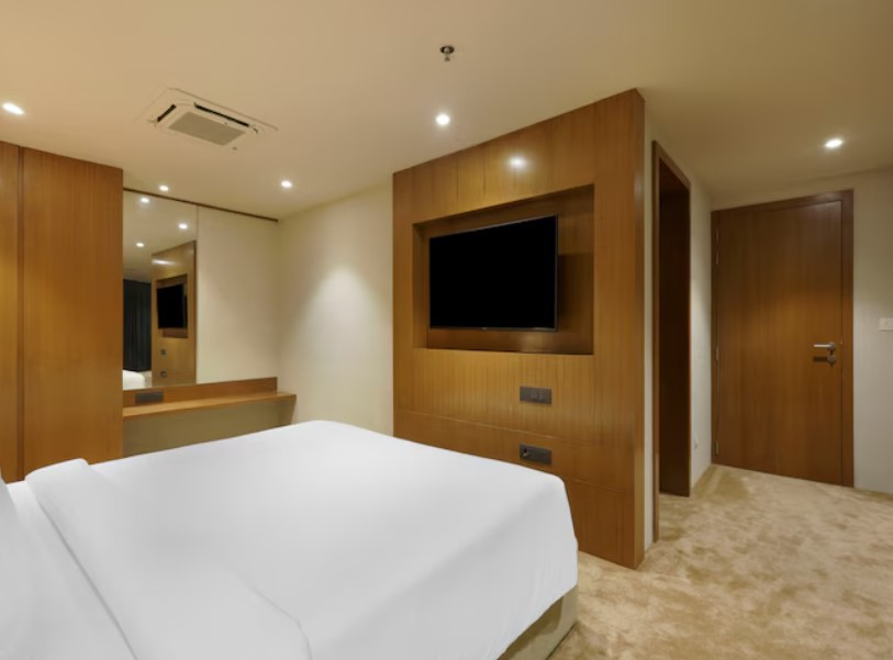 sunday hotel vadodara