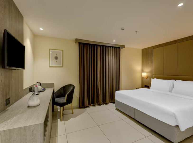 sunday hotel vadodara