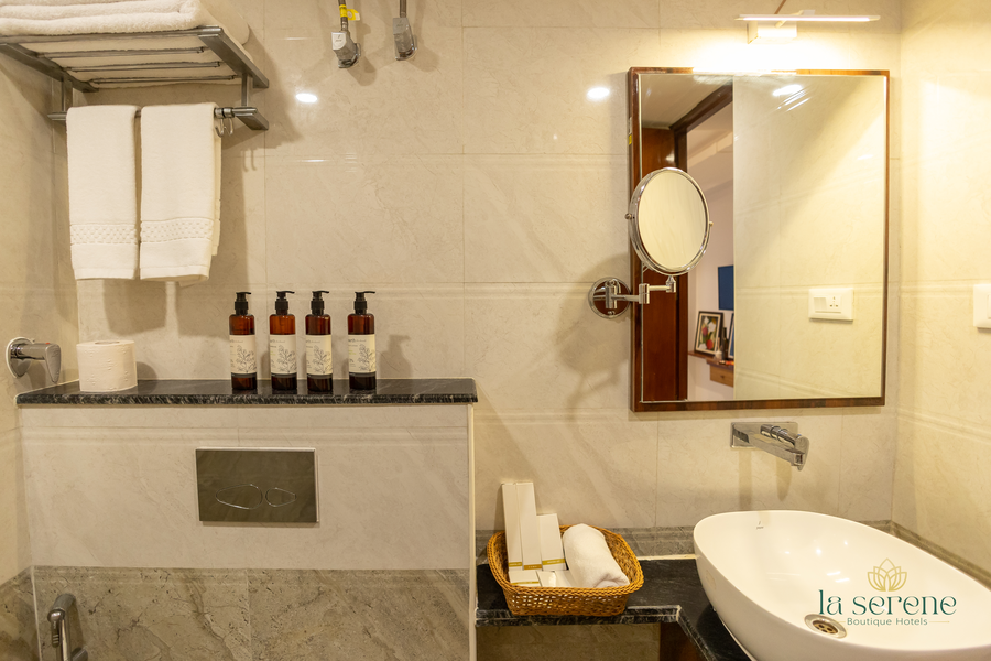 la serene boutique hotel manyata tech park