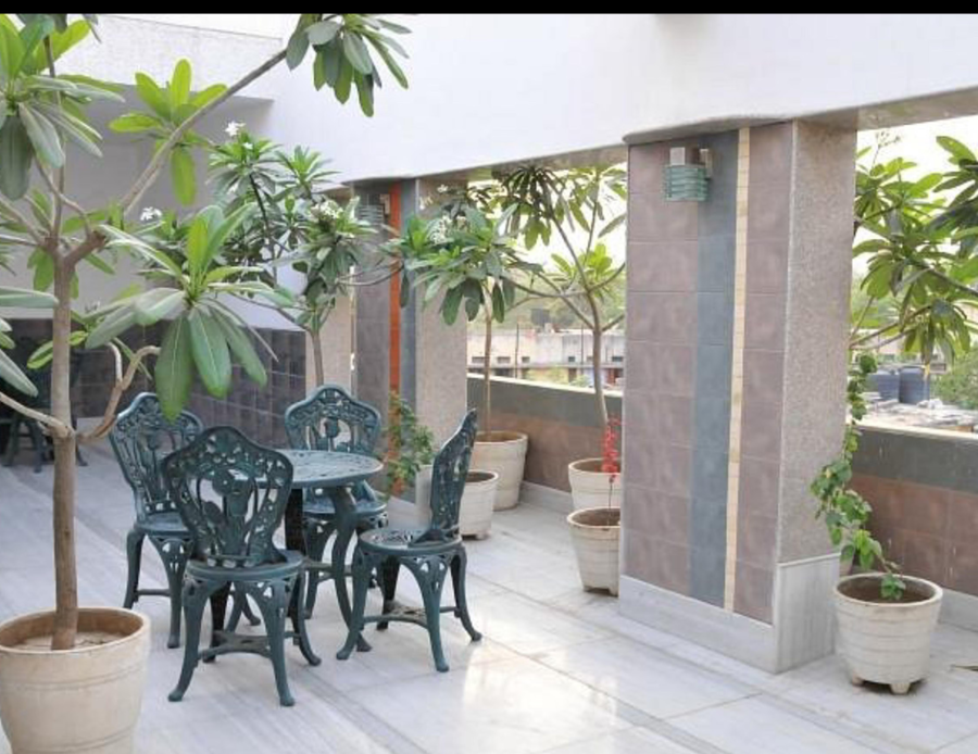 hotel natraj yes please