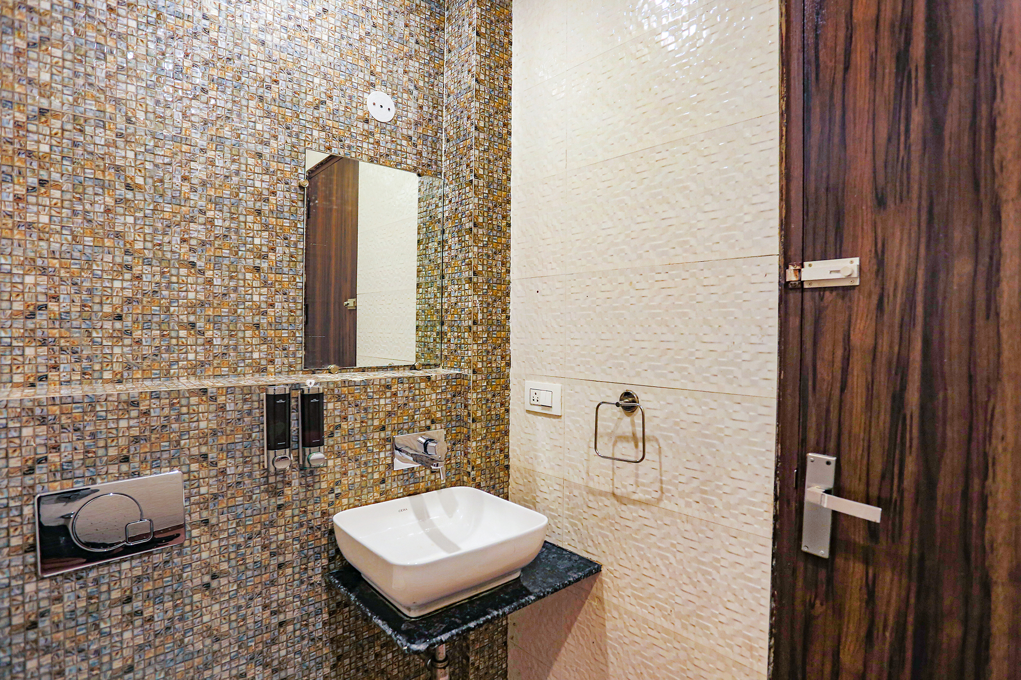 fabhotel novel suites