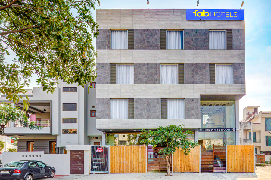 Fabhotel The White Moon,Shyam Nagar,3 star