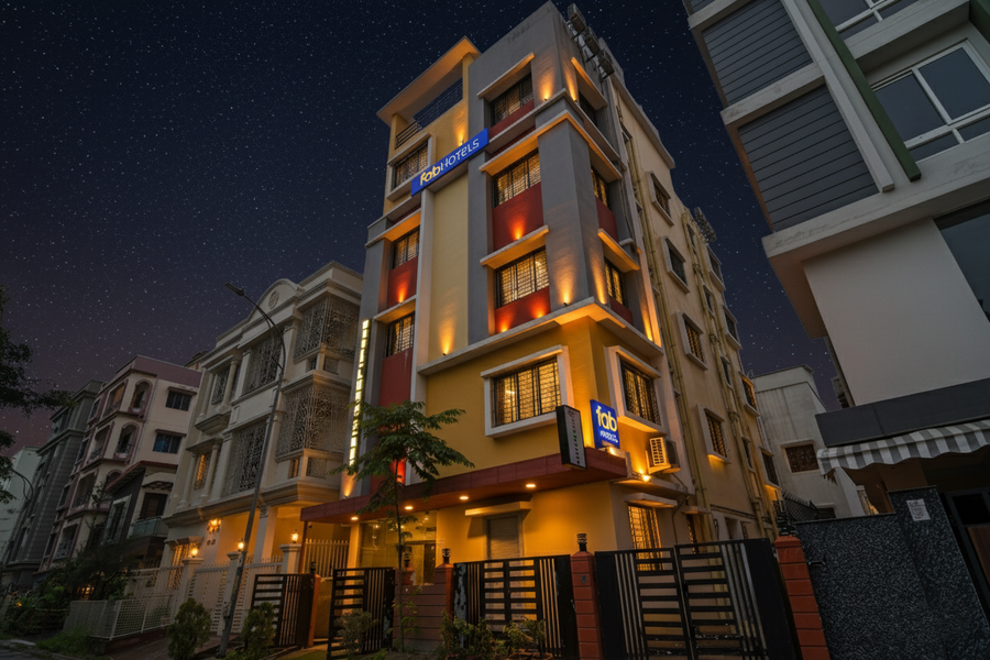 Fabhotel Dak Plaza,B B D BAGH,3 star