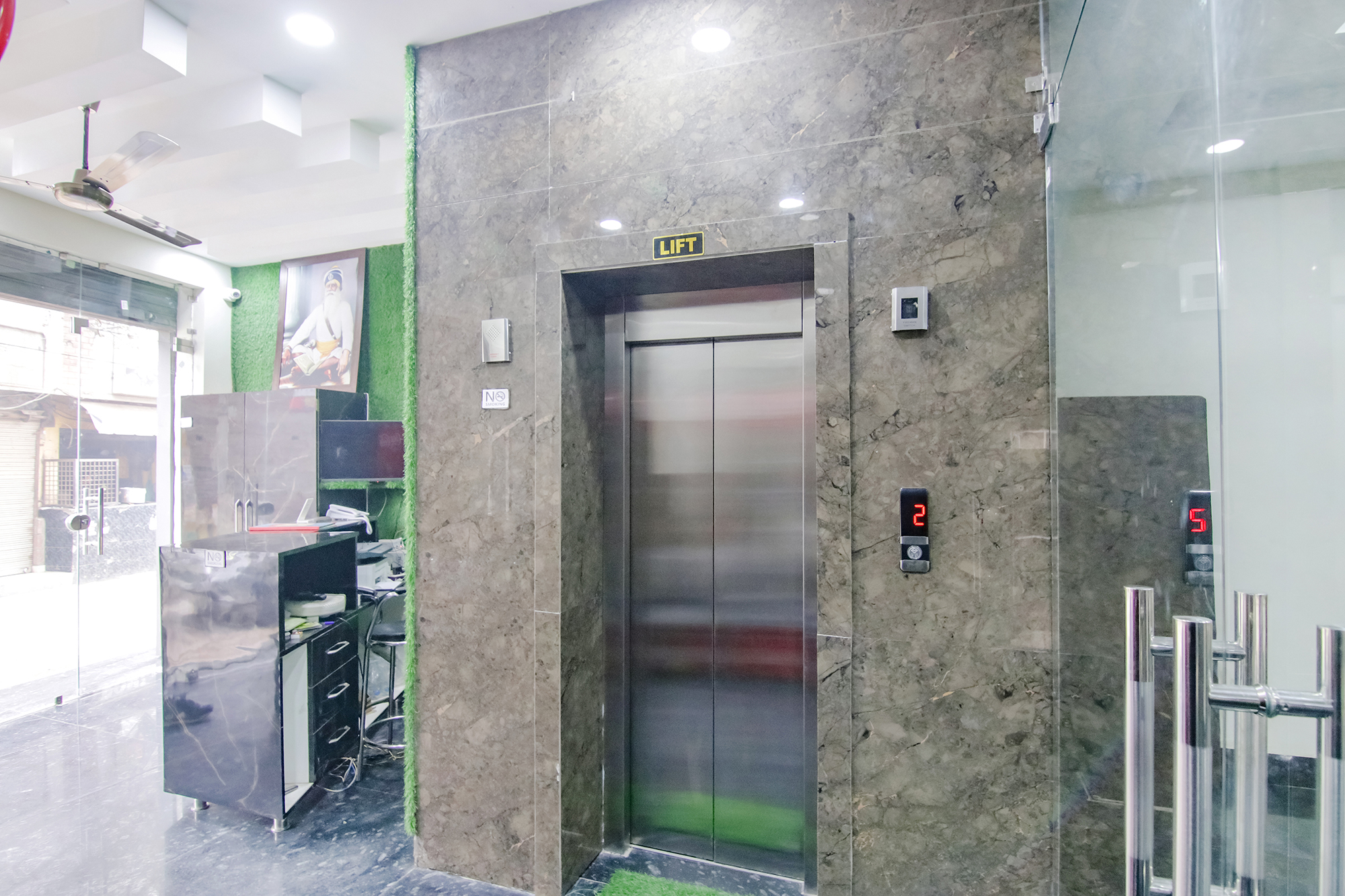 Fabhotel Golden Gate,174, New Partap Nagar, Pratap Nagar, Amritsar, Amritsar Cantt., Punjab 143001,3 star